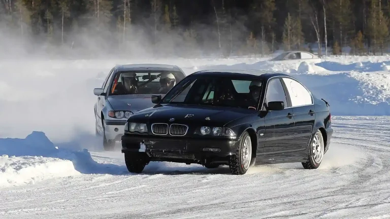 Iceracing Action